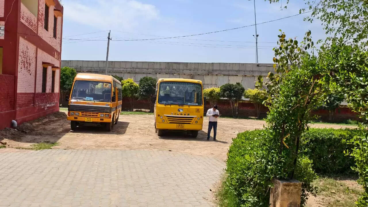 जींद : जिला परिवहन विभाग ने जांची स्कूल बसें