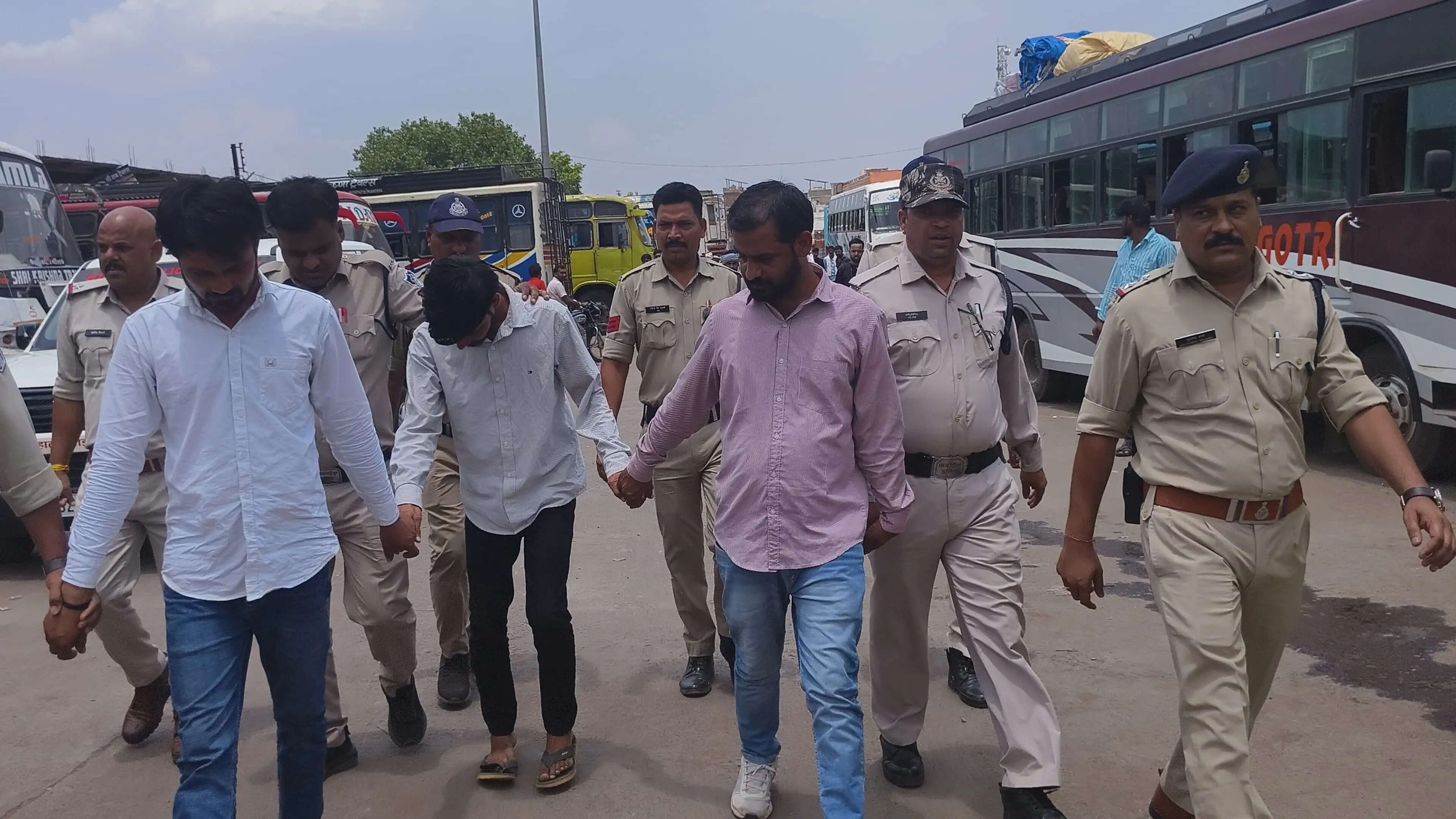 अशोकनगर: गुंडागर्दी करने वाले 3 आरोपी गिरफ्तार, जेल भेजे गए