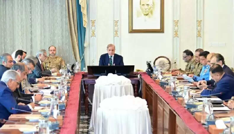 पाकिस्तान ने भारतीय विमानों के लिए हवाई क्षेत्र के प्रयोग पर प्रतिबंध लगाया, राजनयिकों की संख्या में कटौती और वाघा सीमा बंद की