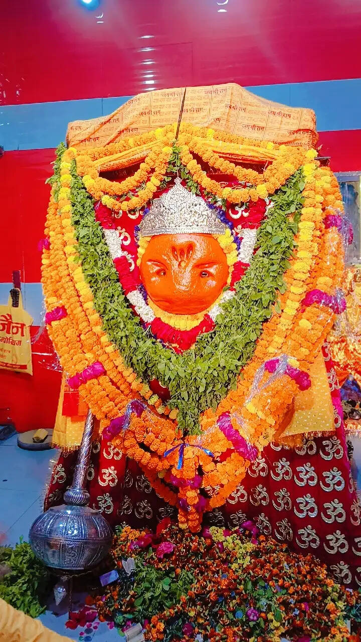 हनुमान जन्मोत्सव की धूम, भव्य श्रृंगार व अखंड रामायण पाठ से भक्तिमय हुआ माहौल