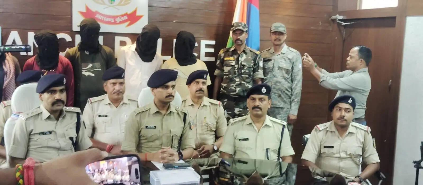 वाहन चोर गिरोह का खुलासा, चोरी के 12 बाइक के साथ सात गिरफ्तार