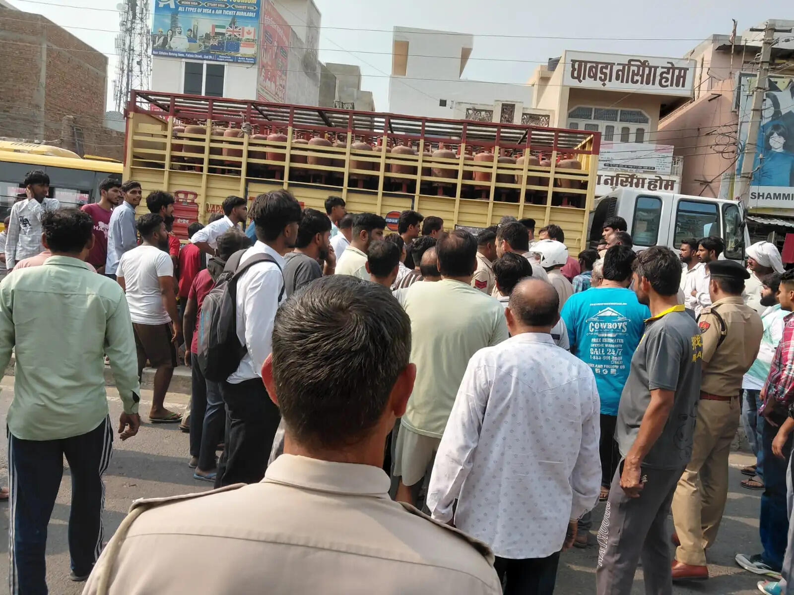 जींद : दो दिन से बिजली, पानी की सप्लाई ठप होने पर गुस्साए लोगों ने लगाया जाम