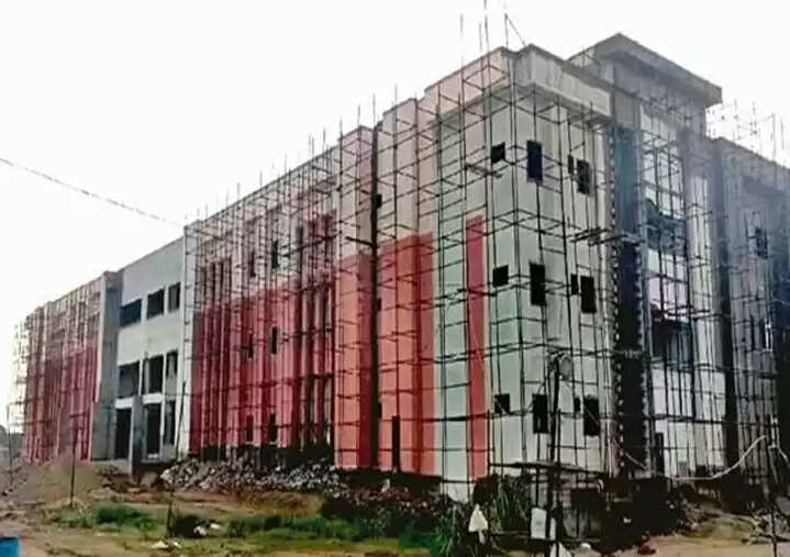 झज्जर: फरवरी तक बन जाएगा ईएसआई अस्पताल बहादुरगढ़ का भवन