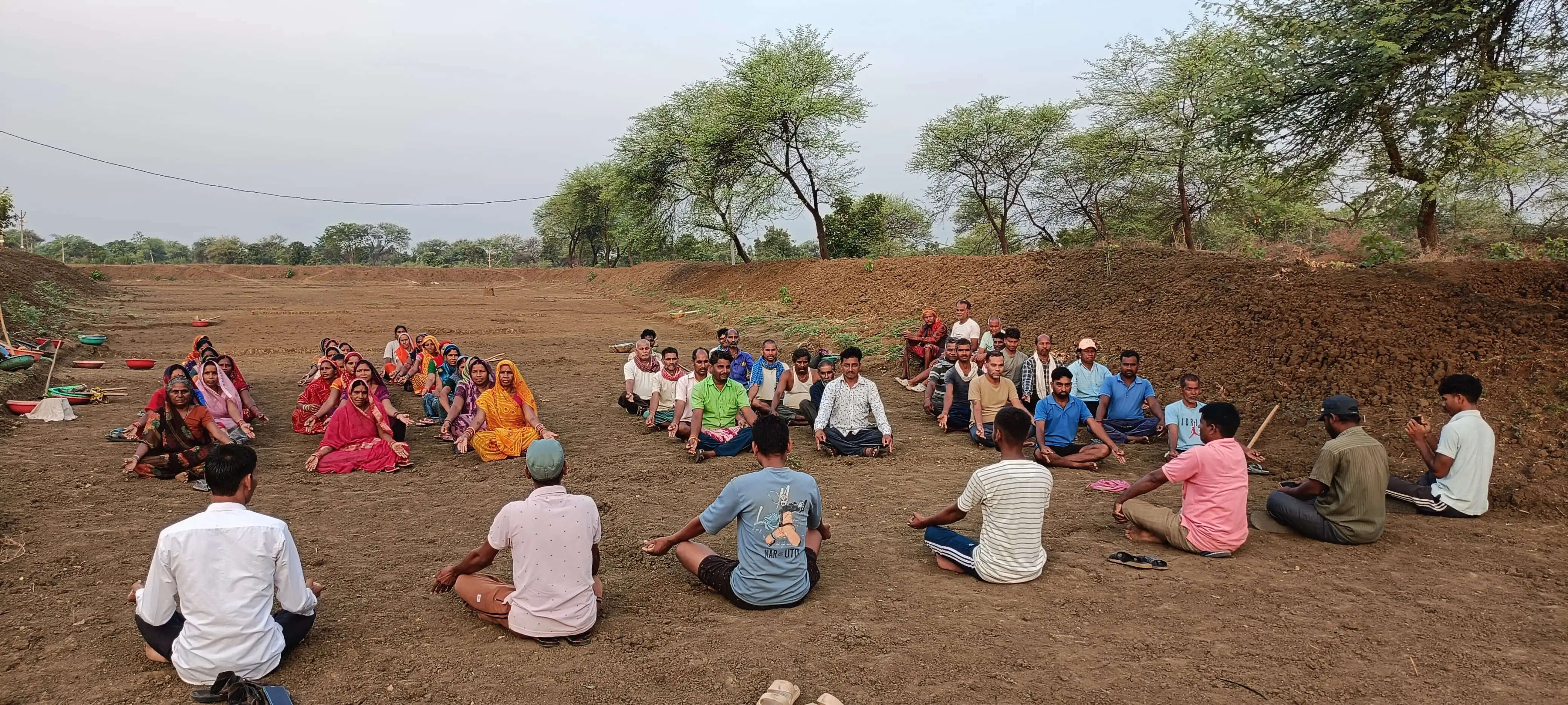 अमृत सरोवरों में मनाया अंतर्राष्ट्रीय योग दिवस, योग के साथ जल संरक्षण एवं ग्रामीण विकास योजनाओं का दिया गया संदेश