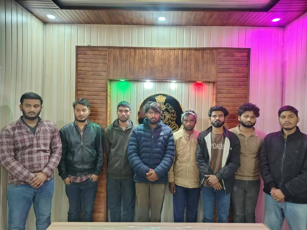 बांदा में अन्तरराज्यीय अवैध गांजा तस्कर गिरोह के आठ अपराधी गिरफ्तार