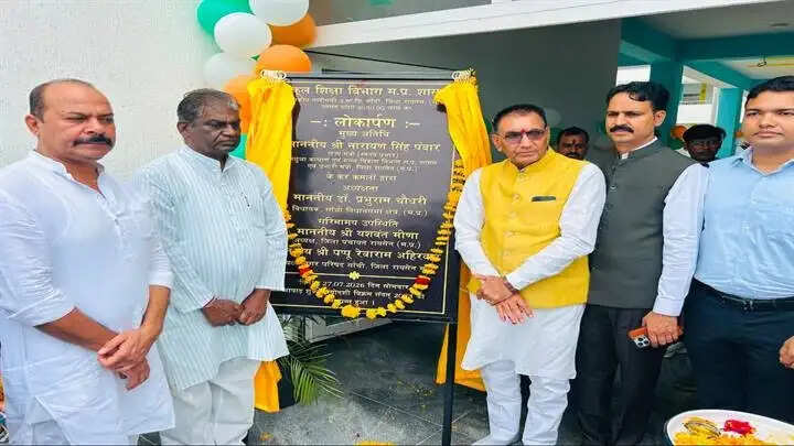 सफलता की नई ऊंचाइयों को छूने के लिए पूरी लगन और मेहनत से पढ़ाई करें विद्यार्थी: मंत्री पंवार