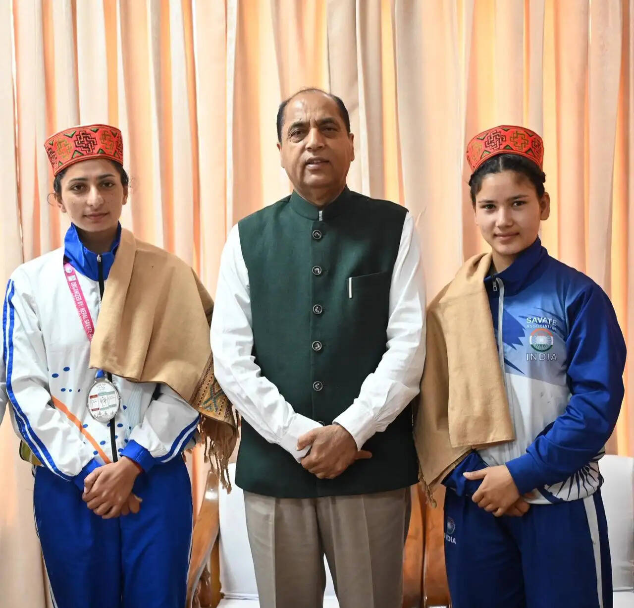जयराम ने मंडी में खेल जगत की उभरती प्रतिभाओं से भेंट कर उन्हें सम्मानित किया