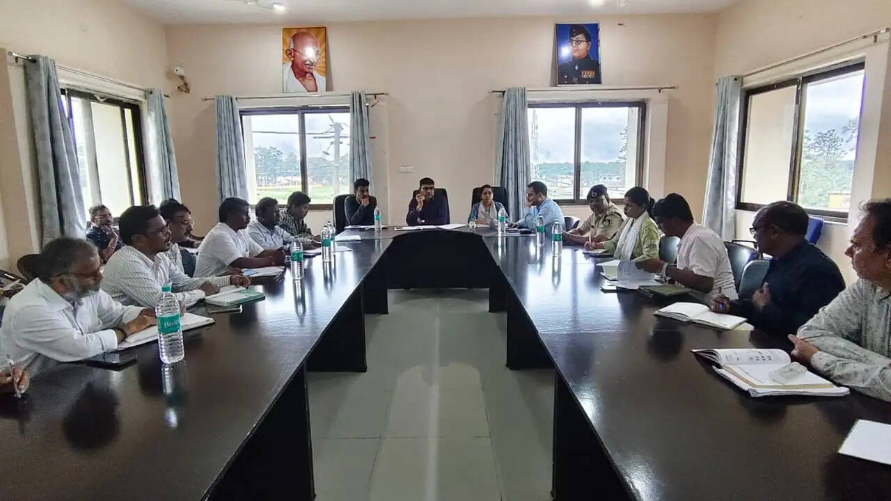 अनूपपुर: अमरकंटक के वास्तविक स्वरूप को बनाए रखना सभी अधिकारियों की सामूहिक जिम्मेदारी- कलेक्टर