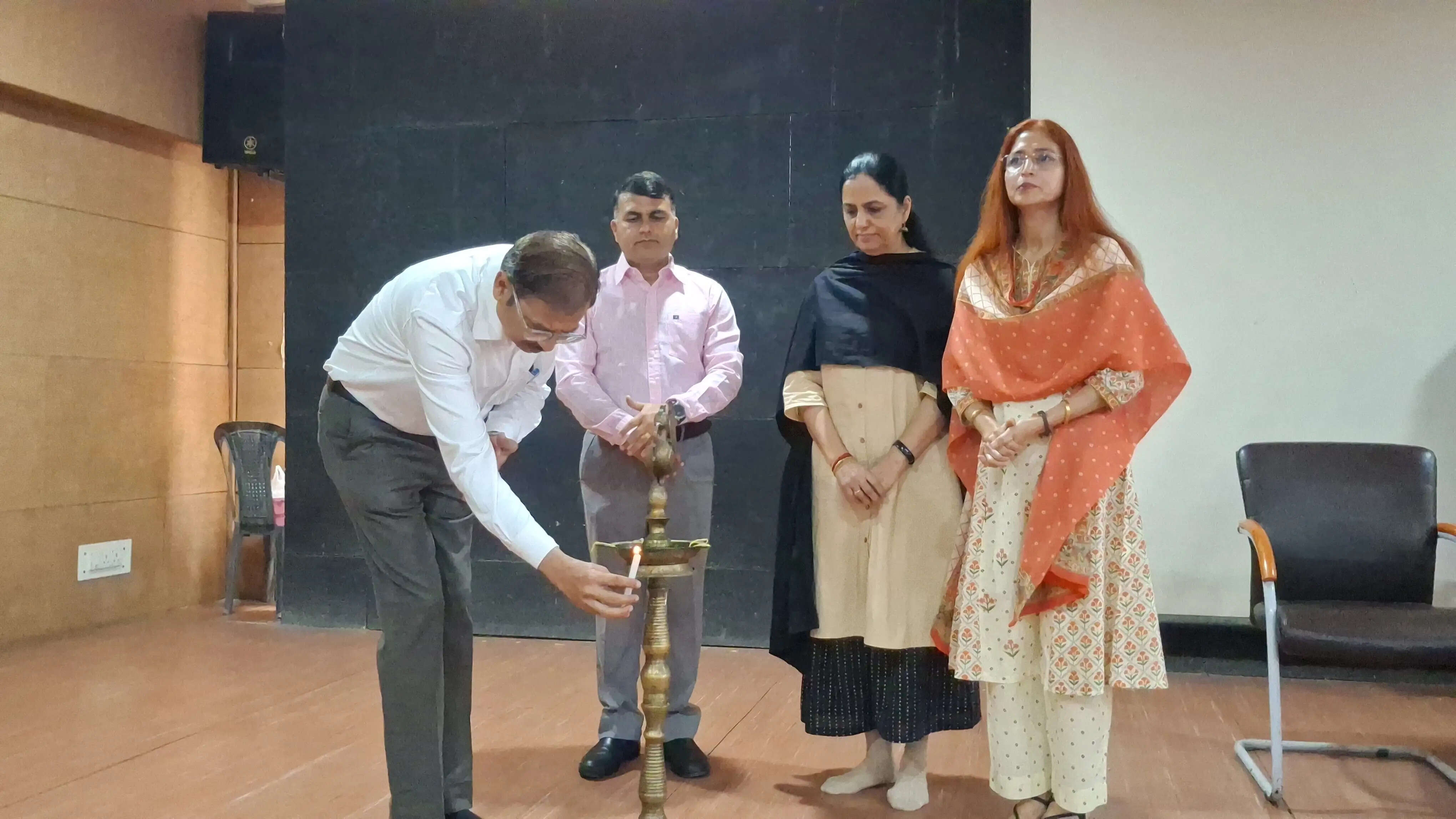 जम्मू विश्वविद्यालय में विद्यार्थियों को एआई टूल्स के उपयोग की दी जानकारी
