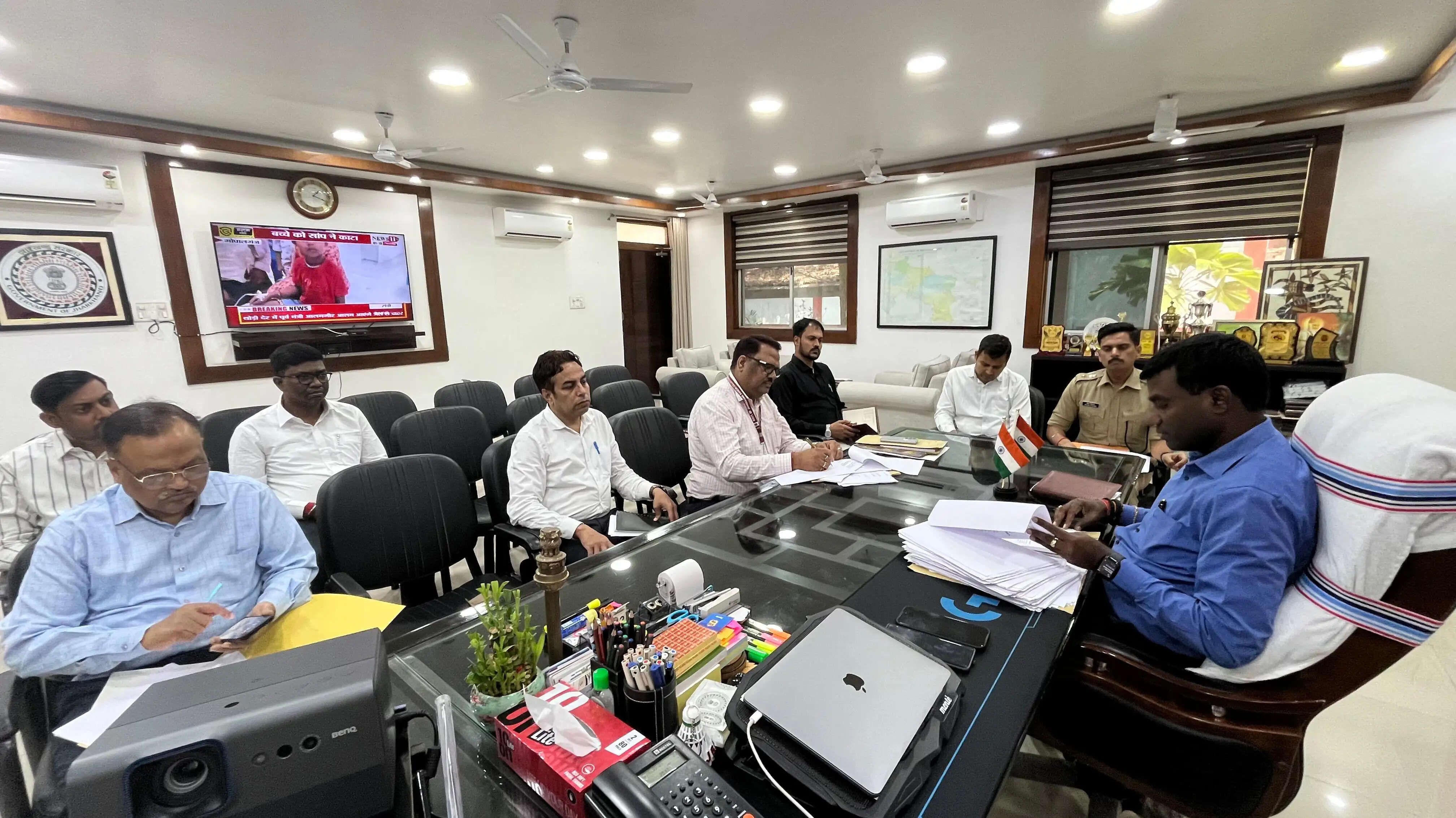 अफीम खेती रोकने के लिए स्थानीय जनप्रतिनिधि चलाएं अभियान : डीसी