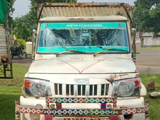 शहडोल : तस्करी करते दो वाहनों में 37 मवेशियों छुड़ाया, चार आरोपी फरार, दो चालक गिरफ्तार