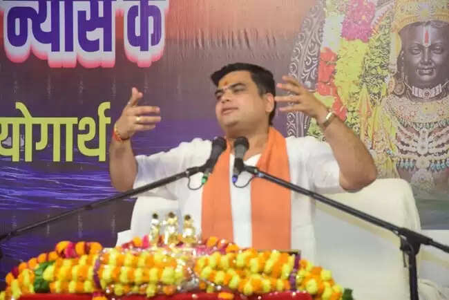 भक्ति अध्यात्म की यात्रा में गुरु का सानिध्य आवश्यक : शांतनु महाराज