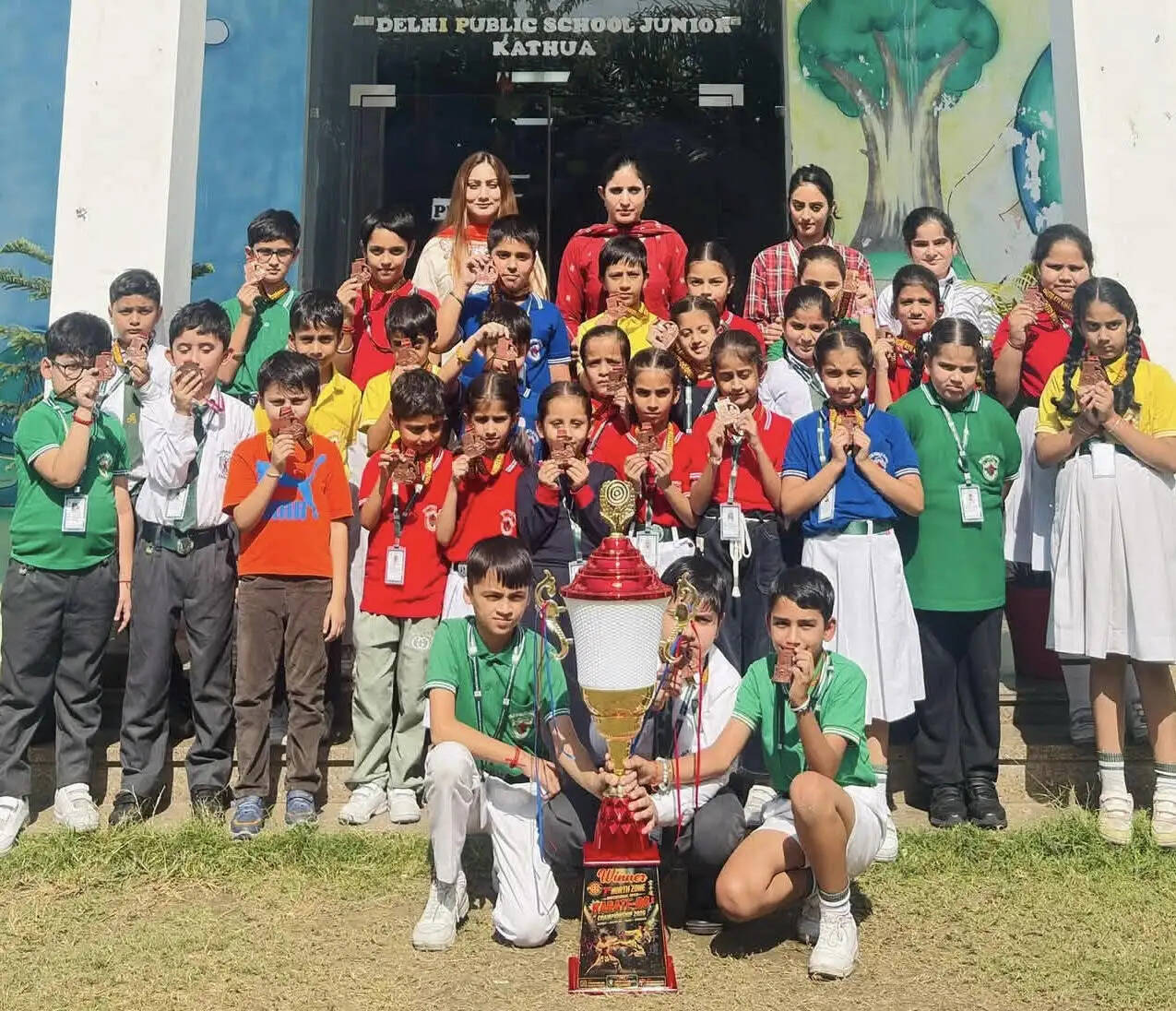 कराटे चैंपियनशिप में डीपीएस जूनियर कठुआ का जलवा, नॉर्थ इंडिया में हासिल किया दूसरा रनर-अप स्थान