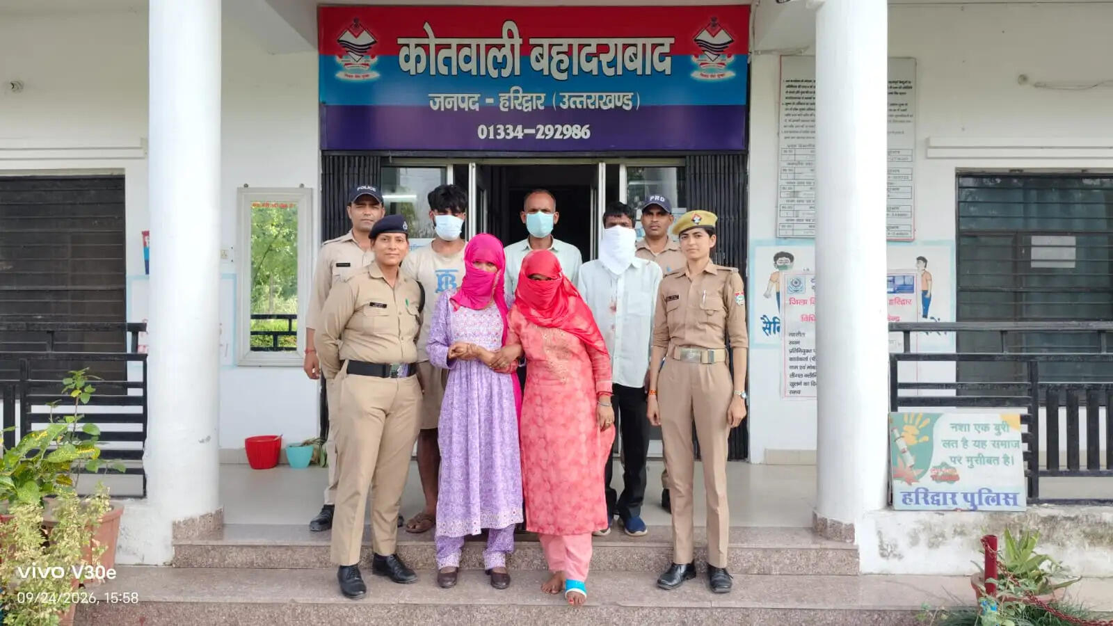 शादी के बाद नशीला पदार्थ खिलाकर लूटने वाली लुटेरी दुल्हन समेत पांच दबोचे
