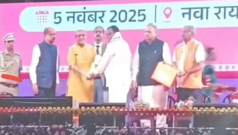 धमतरी : सहकारिता के क्षेत्र में डोमा सोसायटी में बेहतर कार्य, मिला सर्वाेच्च ठाकुर प्यारेलाल पुरस्कार