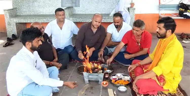 हरिद्वार में युवा कांग्रेस का बुद्धि शुद्धि यज्ञ