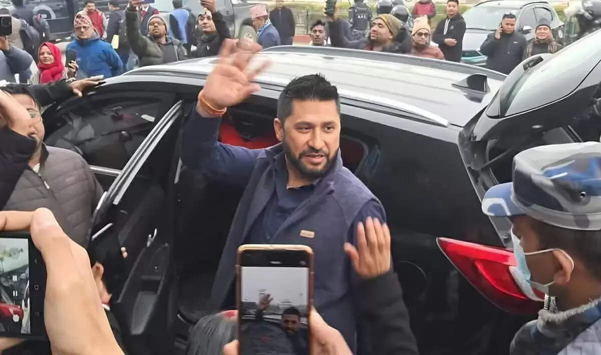 पूर्व उपप्रधानमंत्री रवि लामिछाने के केस वापस लिए जाने पर अदालत ने मांगा जवाब