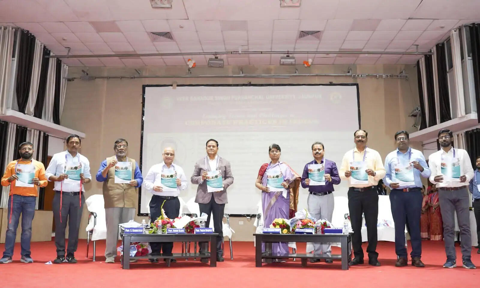 बदलती दुनिया में एआई बना नई प्रतिस्पर्धा का केंद्र : प्रो. योगेश उपाध्याय