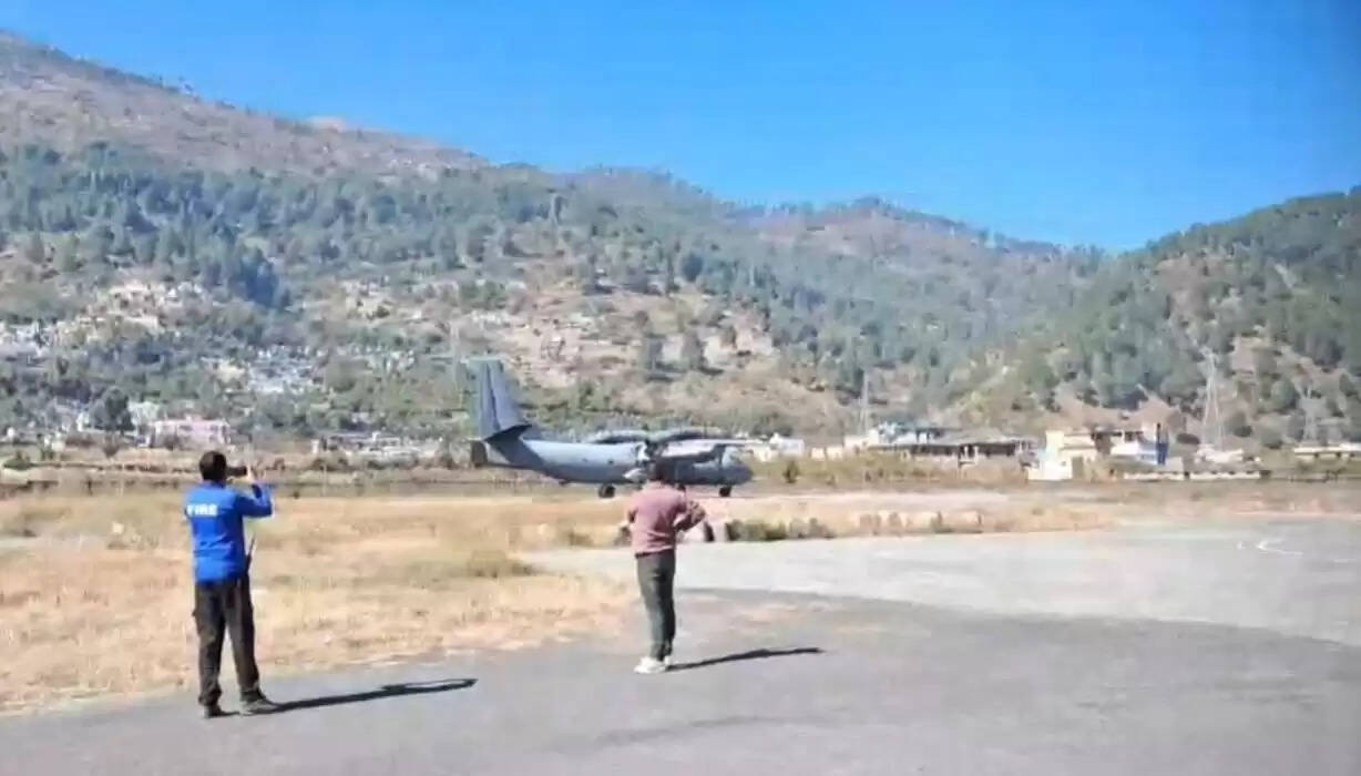 चिन्यालीसौड़ हवाई अड्डे पर वायुसेना का सैन्यभ्यास शुरू