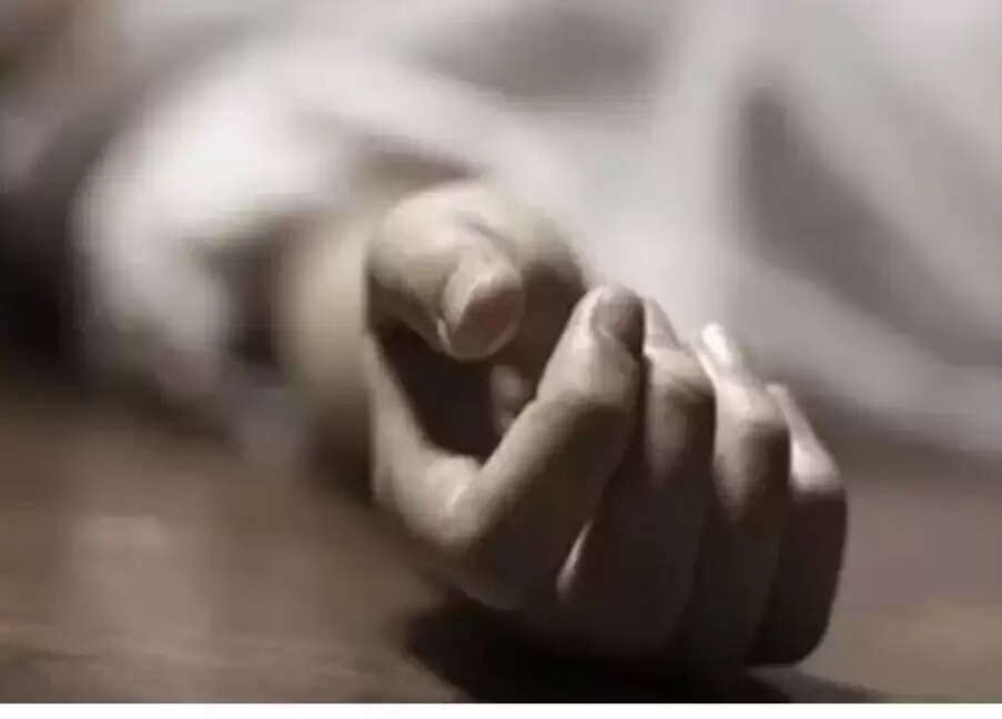 सुलतानपुर :&nbsp;पेट्रोल पम्प के पास युवक की मिली लाश