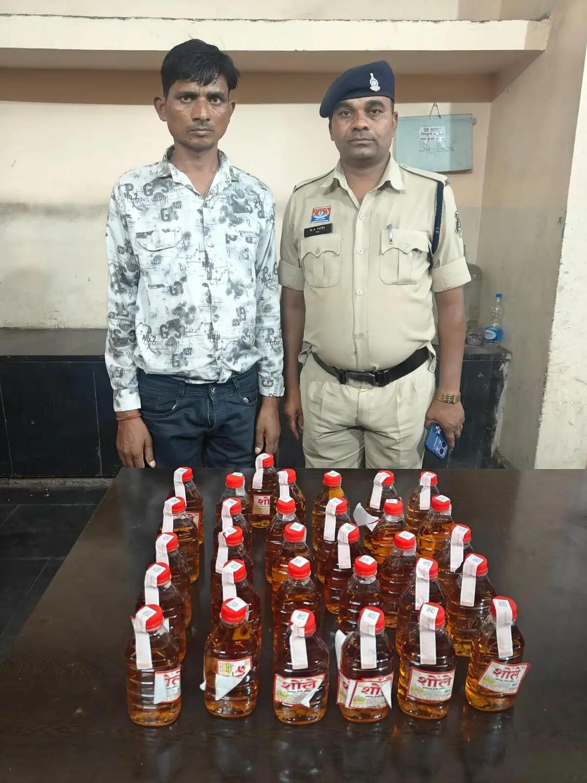 रायपुर : 31 पौवा अवैध देशी शराब के साथ एक युवक गिरफ्तार