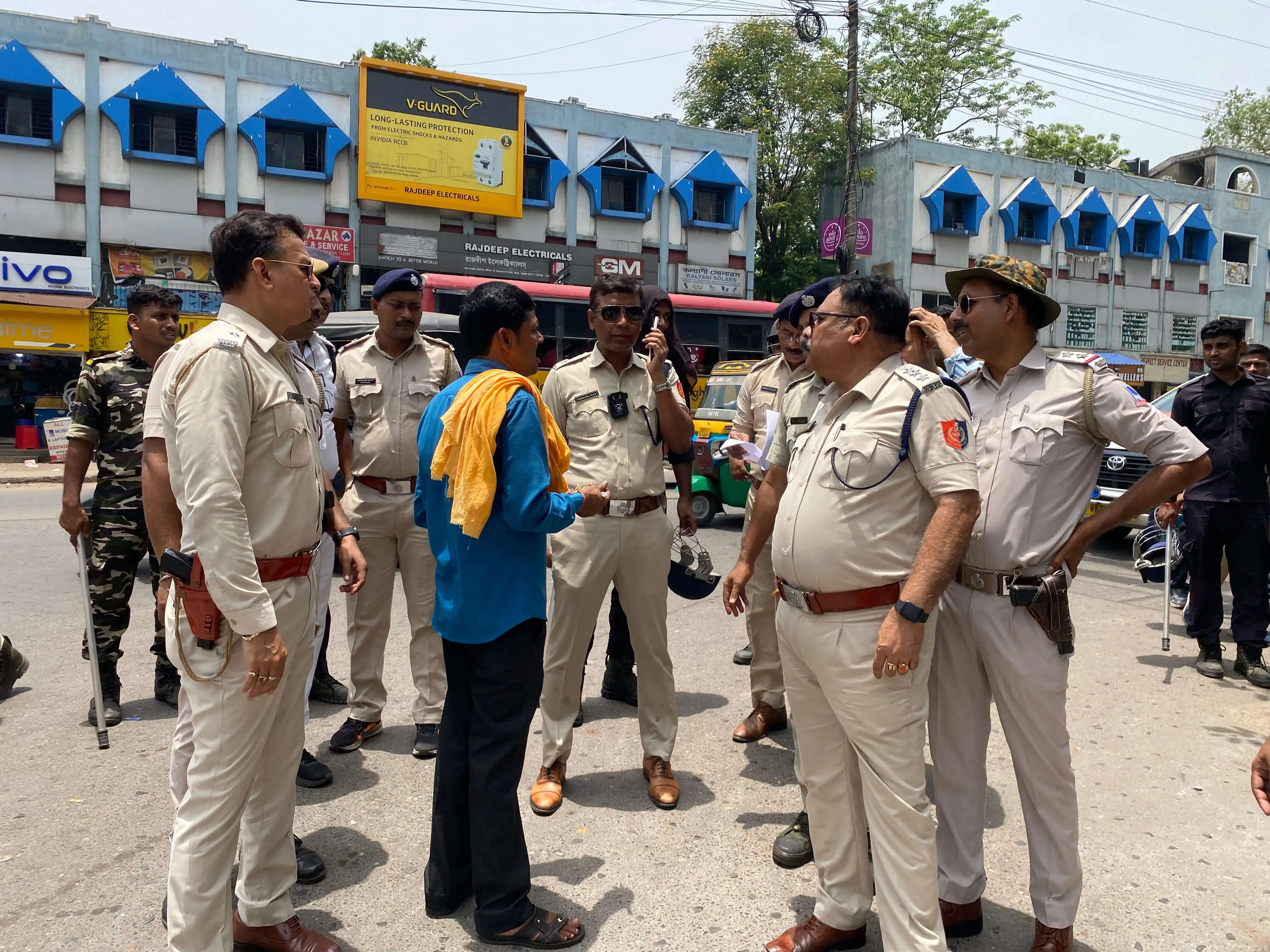 आसनसोल–दुर्गापुर पुलिस कमिश्नरेट ने अवैध पार्किंग के खिलाफ पुलिस का बड़ा अभियान