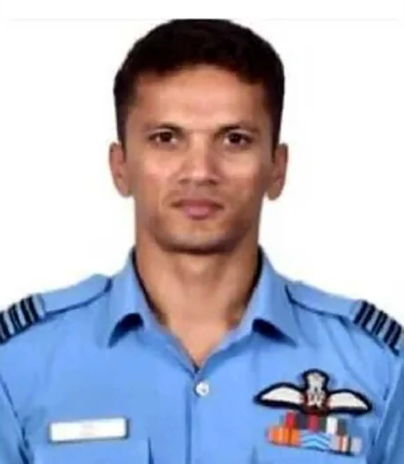 गुरुग्राम: स्क्वाड्रन लीडर अनुज के घर में चल रही थी शादी की तैयारियां