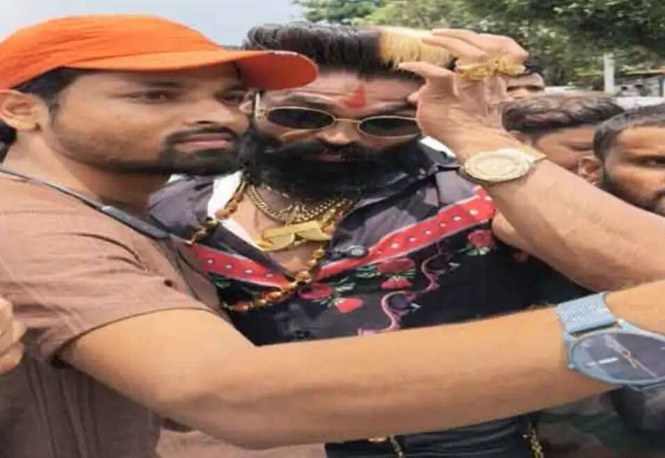 विधानसभा घेराव : बैरिकेडिंग तोड़कर विधानसभा के करीब पहुंचे छात्र, वाटर कैनन और लाठीचार्ज से रोकने की कोशिश