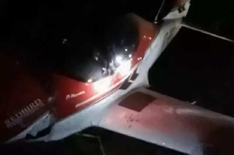 (अपडेट) मप्र के सिवनी में ट्रेनी विमान 33 केवी हाई वोल्टेज लाइन से टकराकर हुआ क्रैश, दोनों पायलट घायल