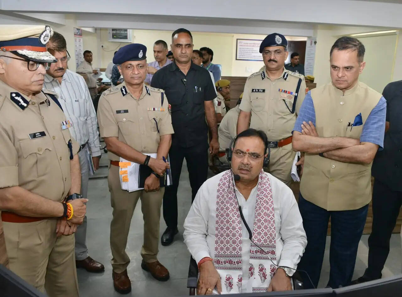मुख्यमंत्री ने पुलिस मुख्यालय में साइबर सुरक्षा व्यवस्थाओं का लिया जायजा