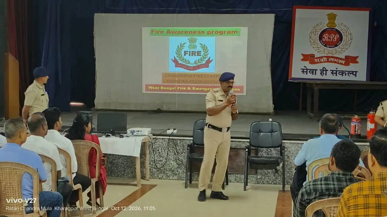खड़गपुर रेल मंडल में रेलकर्मियों को अग्निशमन और अग्नि सुरक्षा का प्रशिक्षण