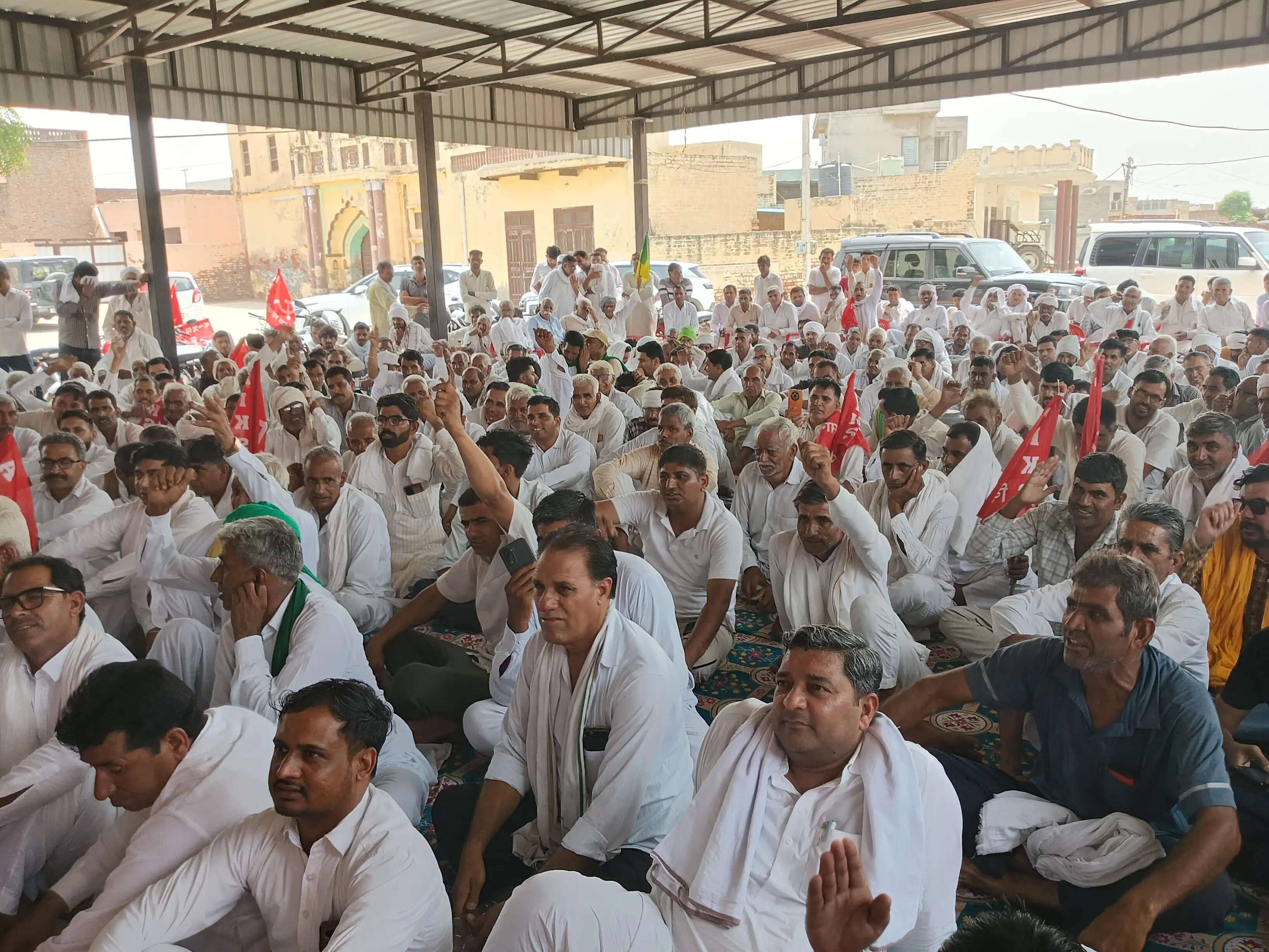 सिरसा: महापंचायत में हरियाणा-राजस्थान के किसान नेताओं ने भरी हुंकार