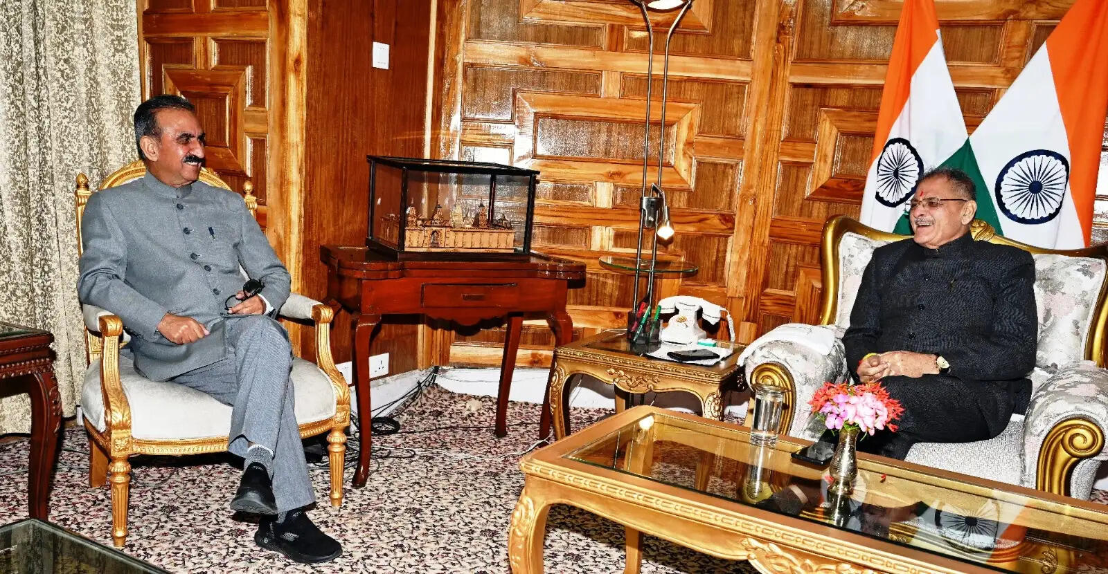 मुख्यमंत्री सुक्खू ने राज्यपाल से की शिष्टाचार भेंट