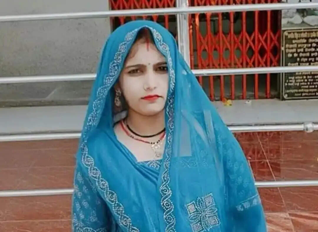 दो बाइकों की भिड़ंत में महिला की मौत