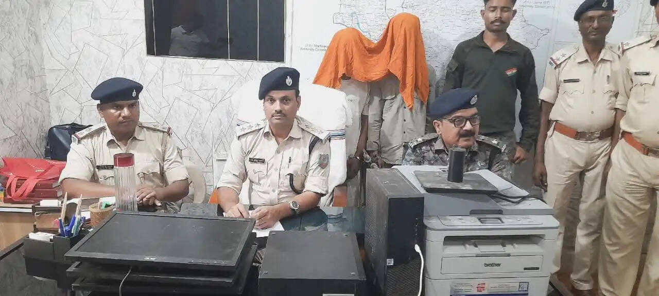 स्कूल से चोरी का सामान बरामद, दाे आरोपित गिरफ्तार