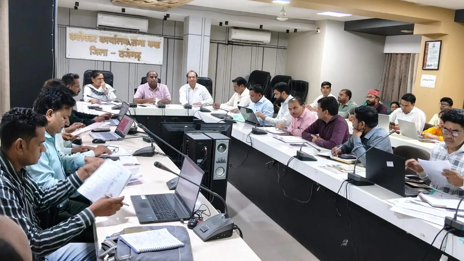 राजगढ़ः कलेक्टर ने की राष्ट्रीय टीबी उन्मूलन अभियान की समीक्षा