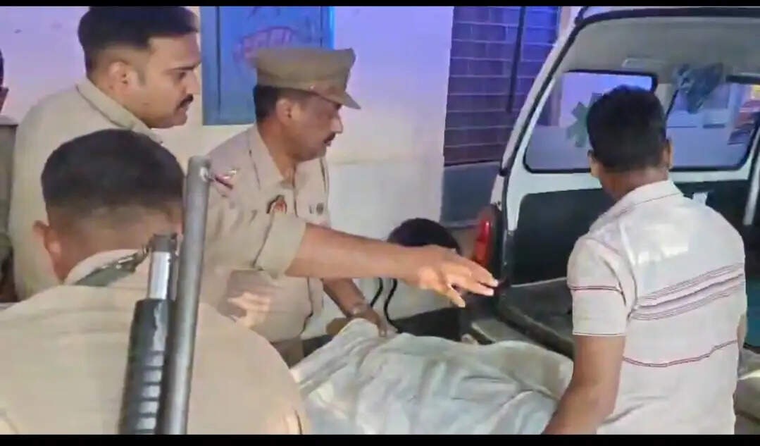 बुलंदशहर में तेज़ रफ़्तार कार ने बाइक सवारों को रौंदा, पुजारी समेत दो की मौत