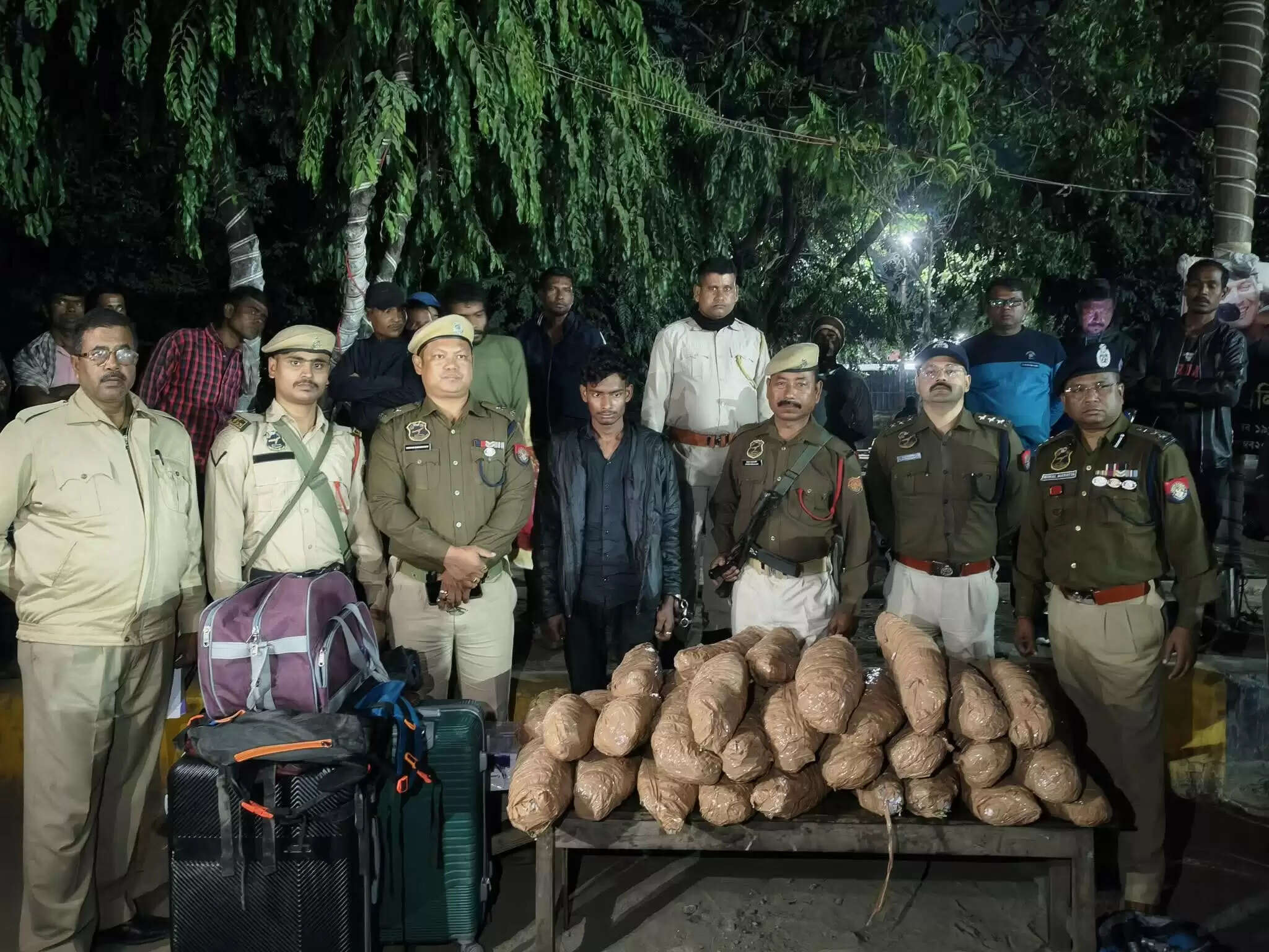 भारी मात्रा में गांजा समेत एक गिरफ्तार