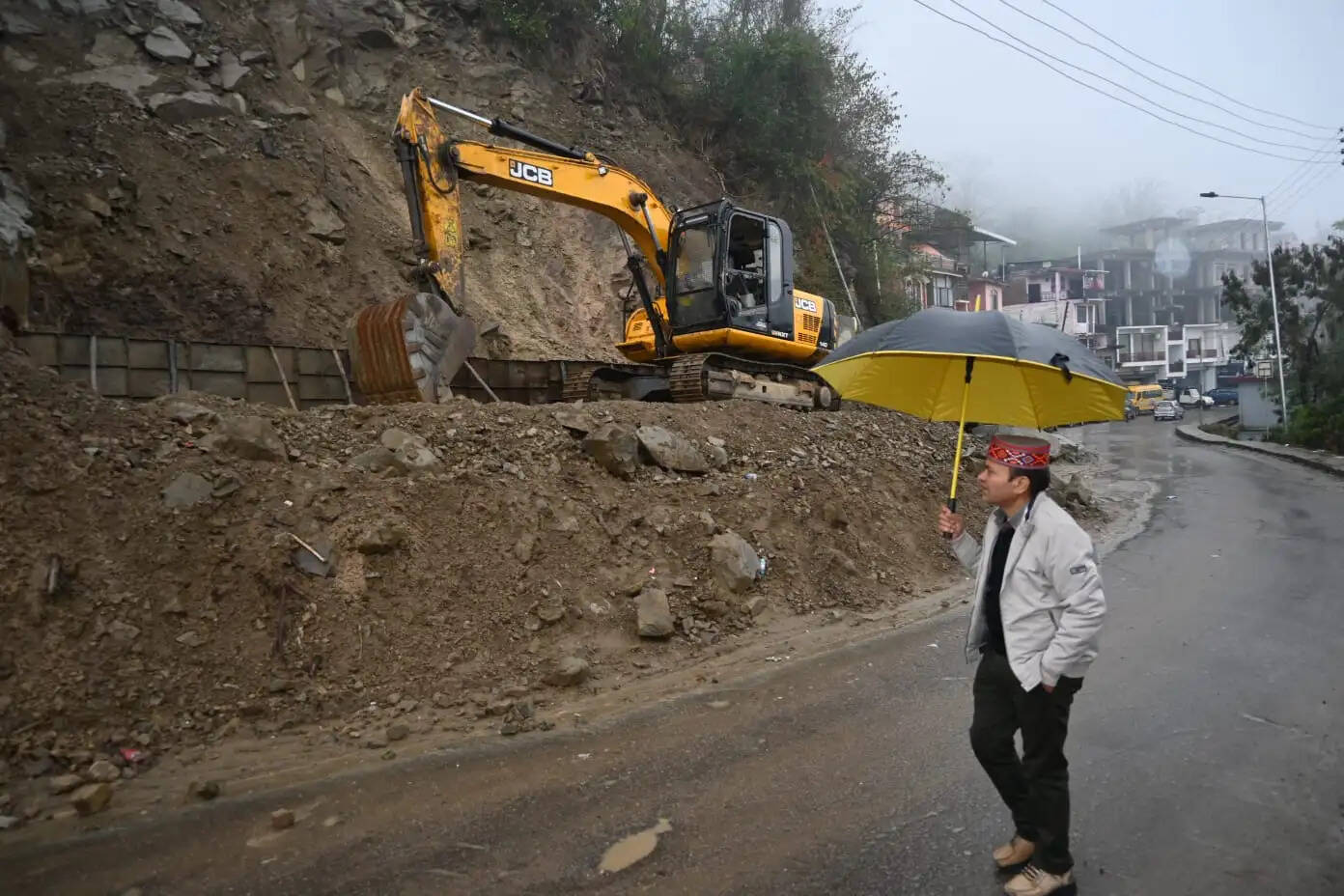 एसडीएम ने किया निर्माणाधीन राष्ट्रीय राजमार्ग का निरीक्षण
