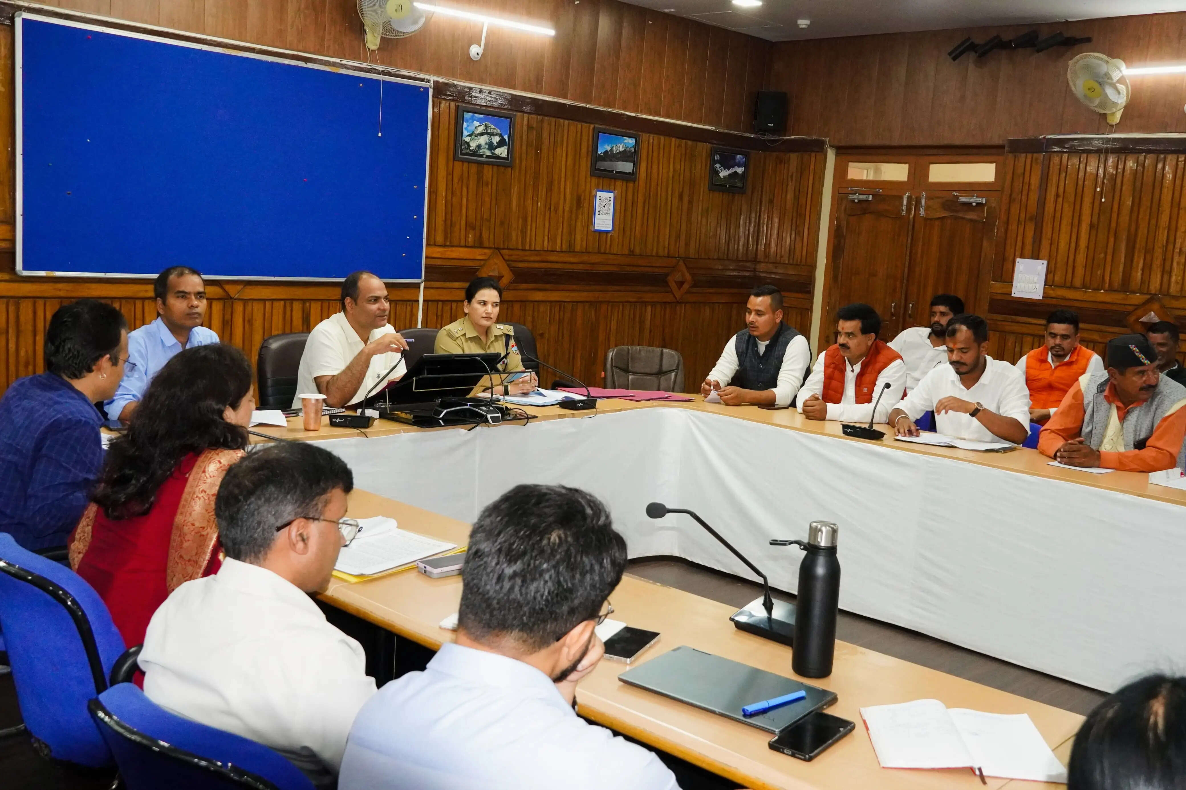 देवीधुरा मेले की तैयारियां तेज, डीएम ने अधिकारियों को निर्देश