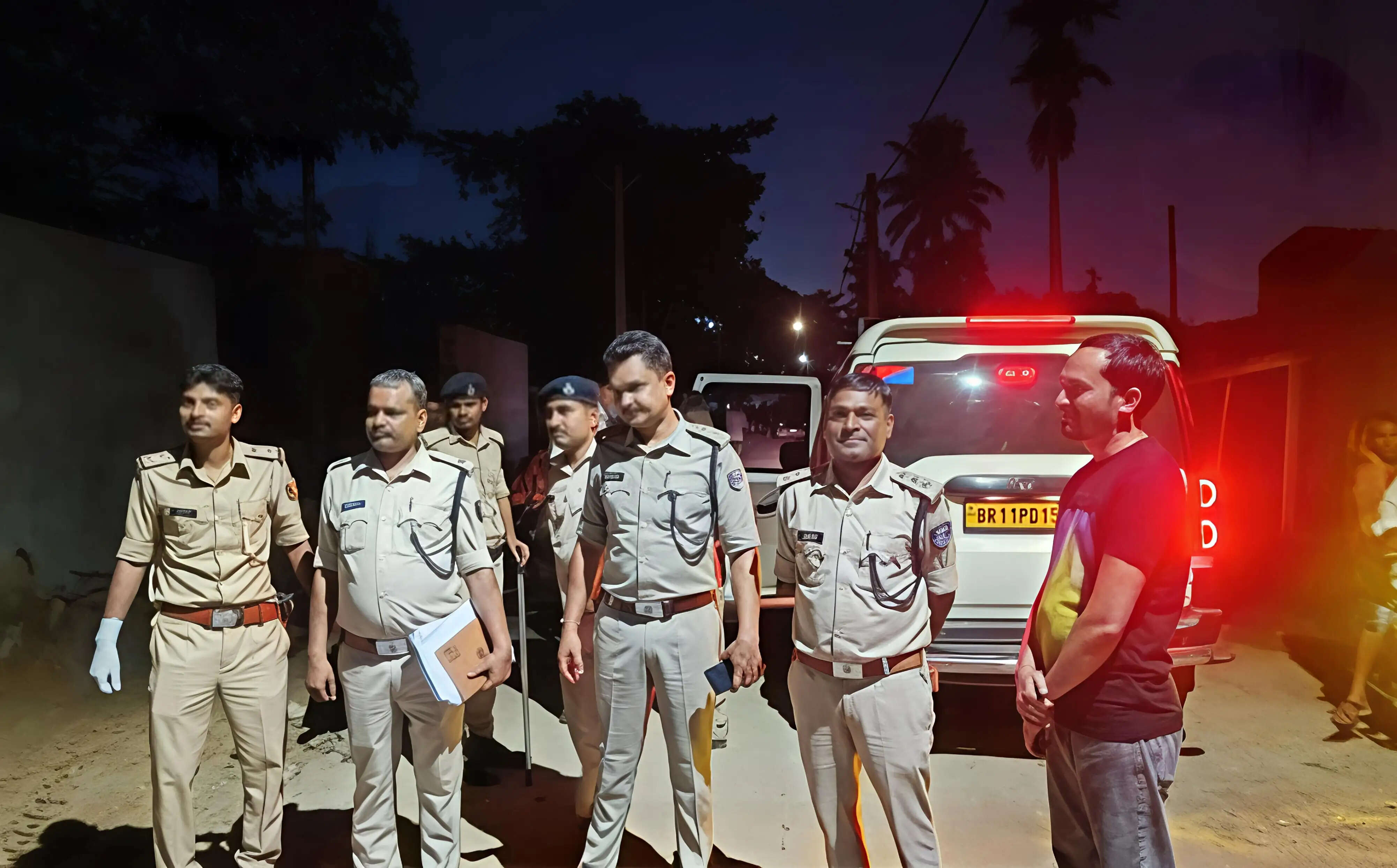 देह व्यापार मामले में तीन महिलाओं पर प्राथमिकी, एक महिला व ग्राहक गिरफ्तार