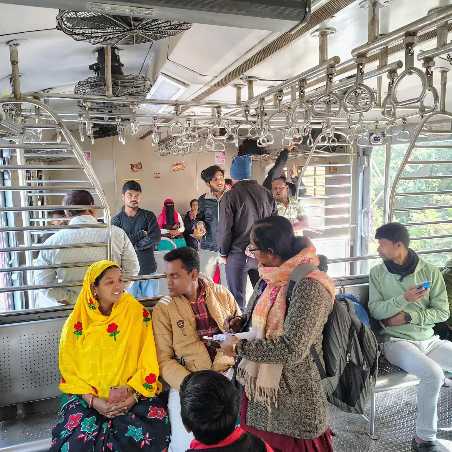 खड़गपुर रेल मंडल ने चलाया सघन टिकट चेकिंग अभियान