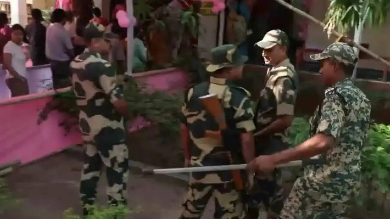 बीरभूम के खैराशोल में केंद्रीय बलों पर पथराव, मतदान के बीच तनाव