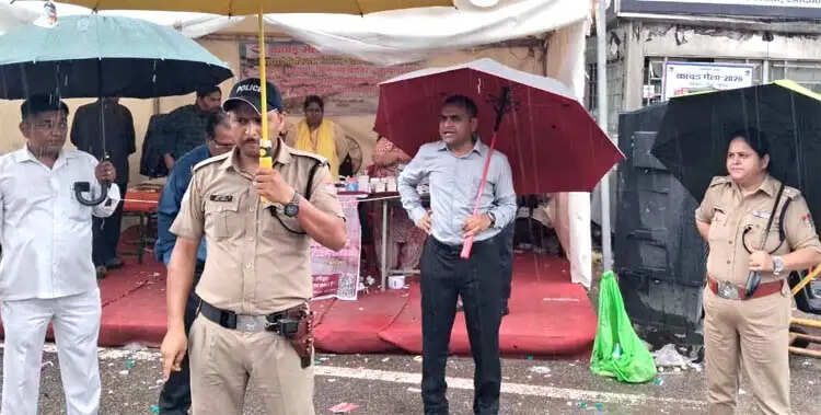 हरकी पैड़ी पर उमड़ा आस्था का सैलाब, भारी बारिश में भी डाक कांवड़ियों का जोश बरकरार