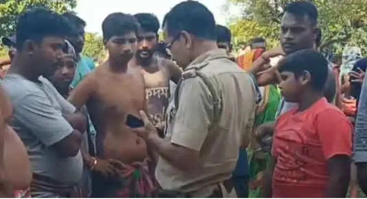 नदी में पलटी नाव, एक व्यक्ति लापता