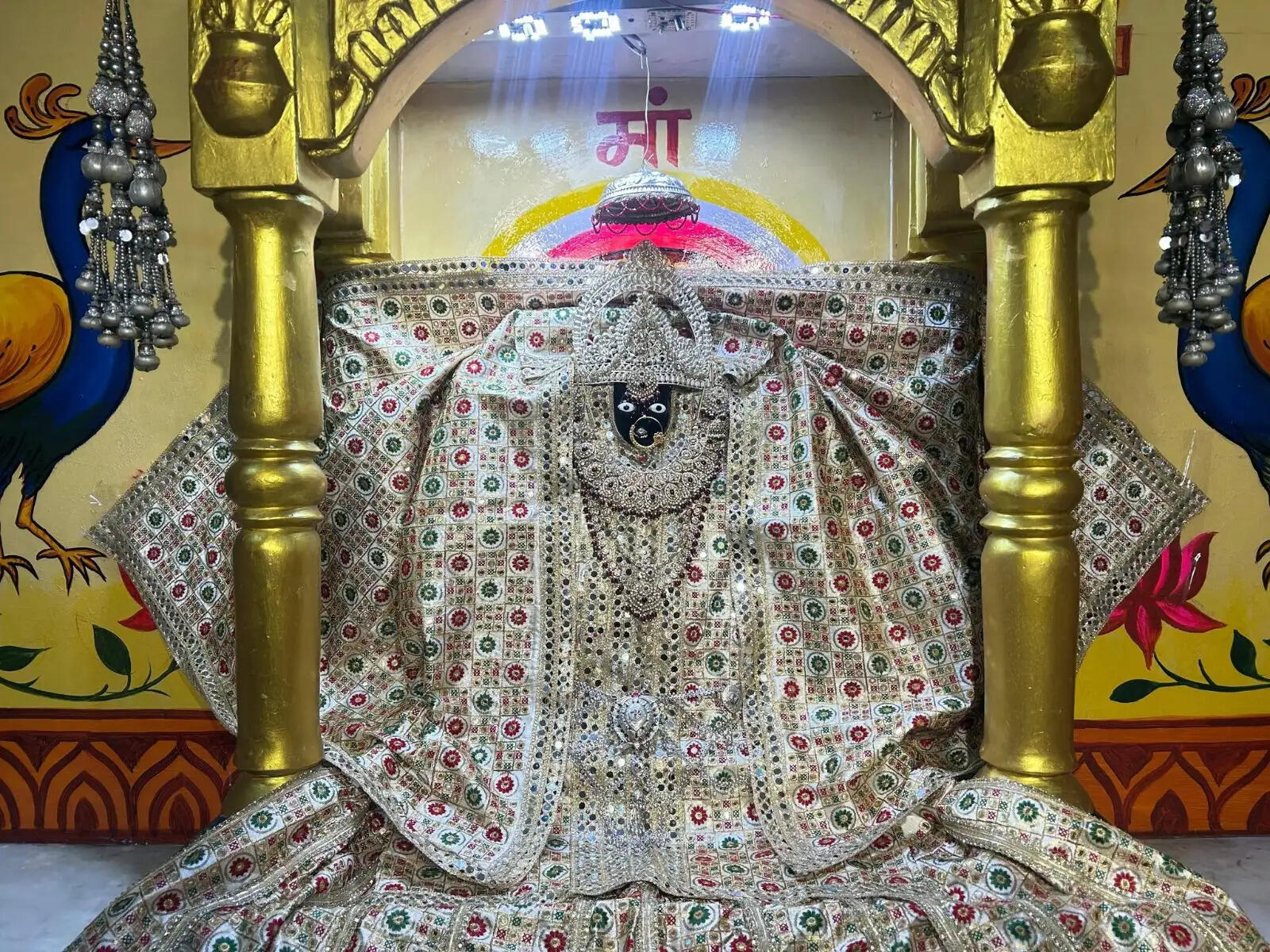 अनूपपुर: महाअष्टमी कालरत्रि का विषेश अनुष्ठान चला सुबह तक, गरबा और बंगाली ढाक-काली नृत्य की हुई प्रस्तुतियां