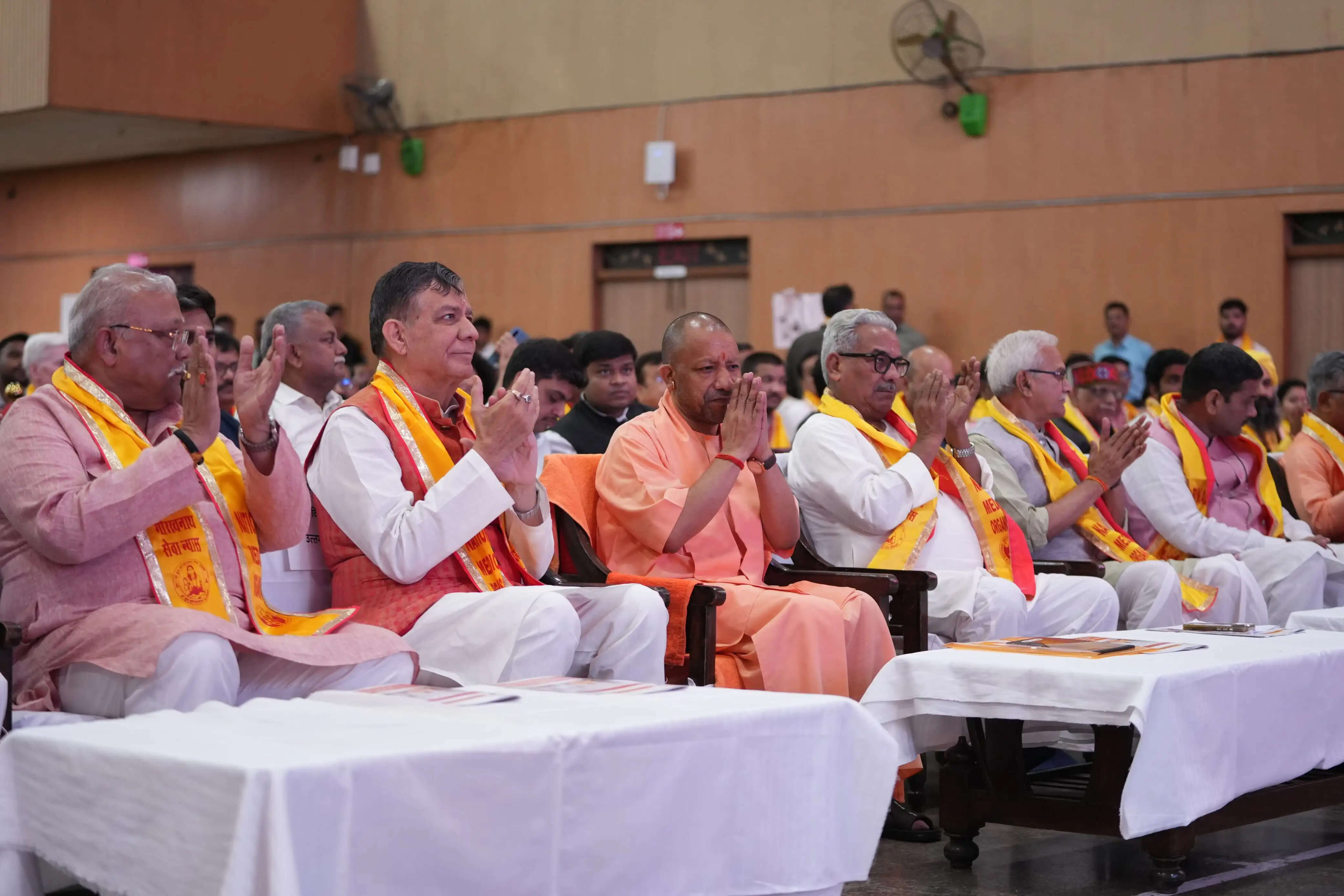 राष्ट्रभक्ति सिर्फ नारों से नहीं, अपने कर्तव्यों का ईमानदारी पूर्वक निर्वहन से होती है : मुख्यमंत्री योगी