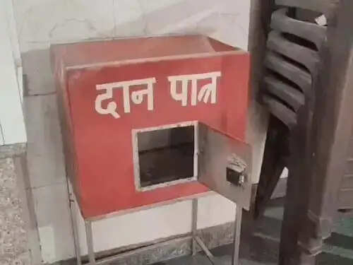 फरीदाबाद : शिव मंदिर में चौथी बार चोरी, पांच दानपात्र तोड़े