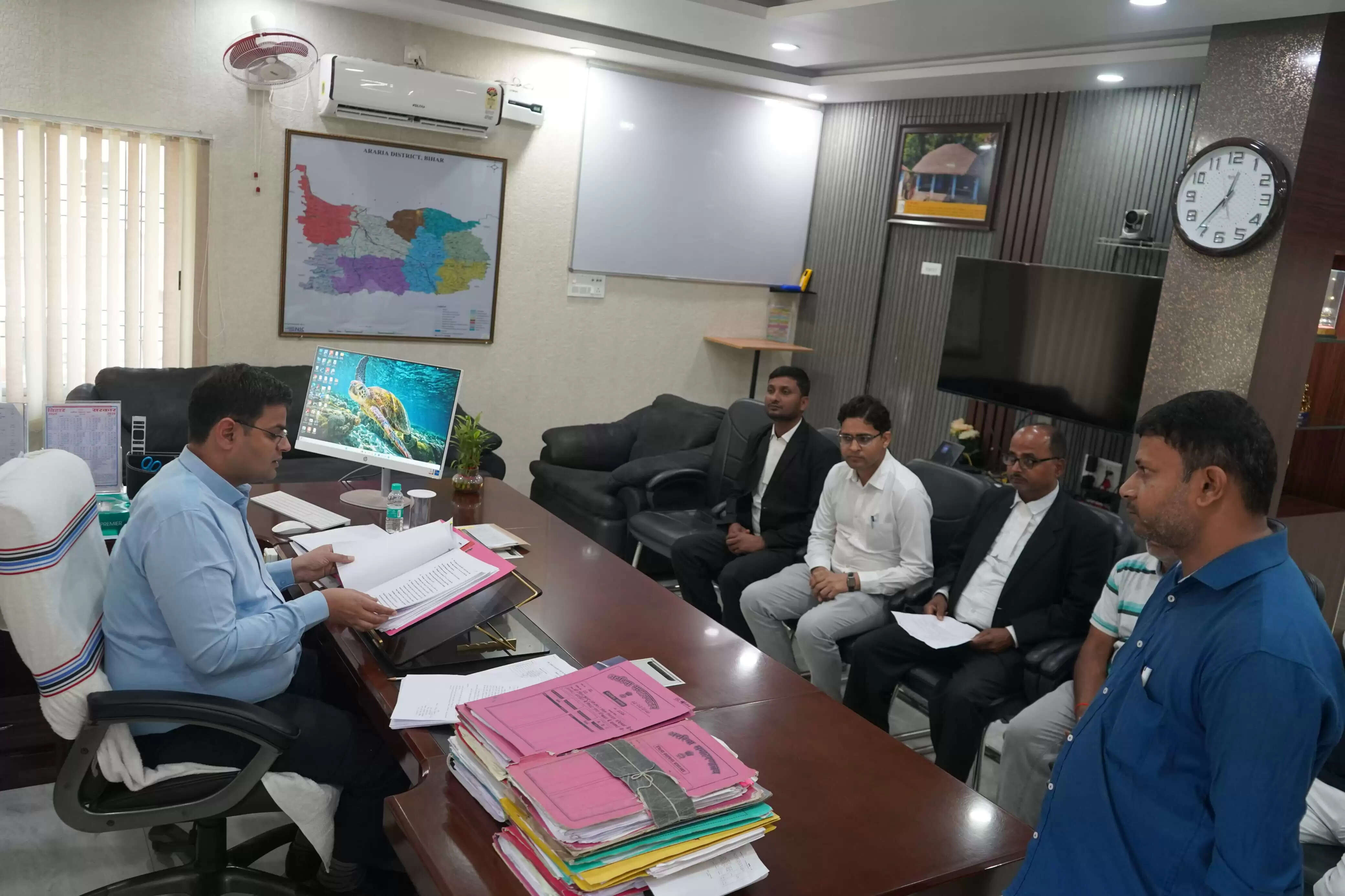 हाईकोर्ट के आदेश के आलोक में सुनवाई, डीएम ने दोनों पक्षों को साक्ष्य उपलब्ध कराने का निर्देश