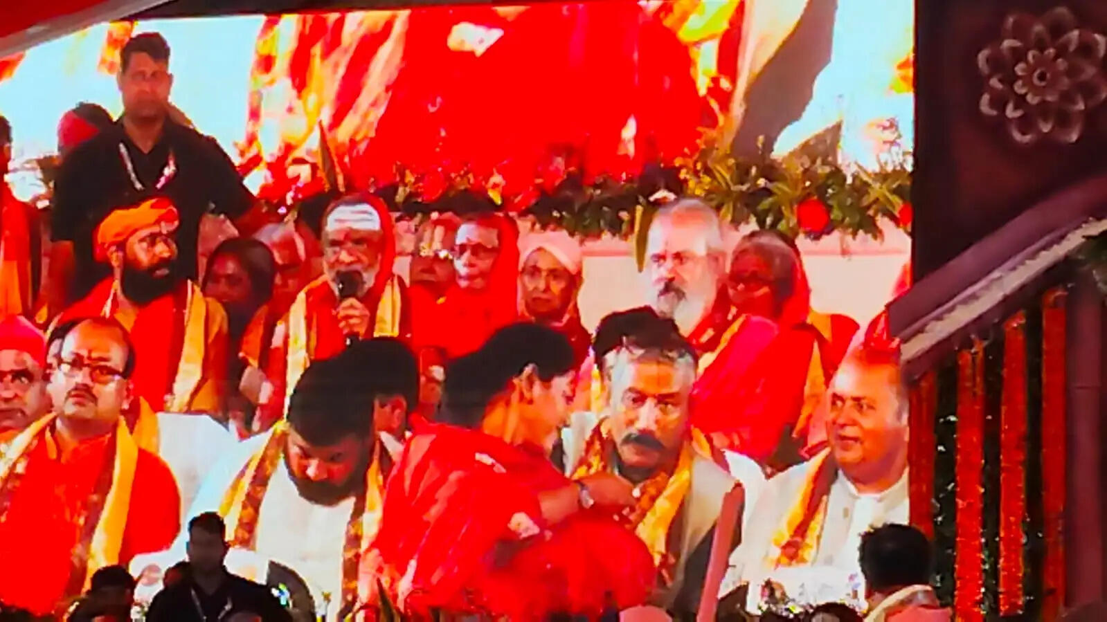 तारकेश्वर संत सम्मेलन में स्वामी प्रज्ञानंद महाराज की टिप्पणी से राजनीतिक चर्चा तेज